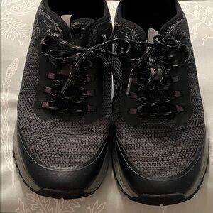 Easy Spirit Black/Gray knit Athletic/Hiking Sneakers